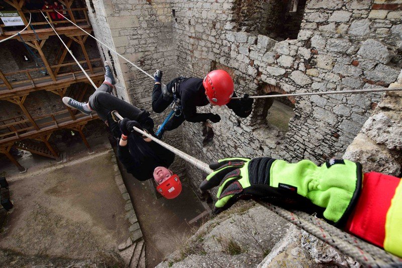 Piąta edycja Ogólnopolskiego Turnieju Klas Mundurowych zorganizowana przez CBiESM WSB 1
